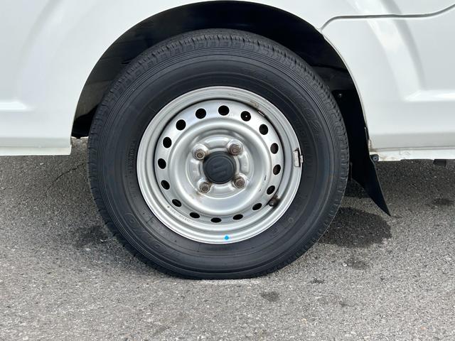 キャリイトラック 冷蔵冷凍車 中温-5℃設定 菱重コールドチェーン2コンプ仕様 菱重コールドチェーン2コンプレッサー冷凍機 薄型エバポレータ 片側スライドドア リヤワンタッチ扉 キーレス PW 助手席エアバッグ ABS 左右90度ストッパー 樹脂製スノコ 庫内ライト 荷箱カギ(44枚目)