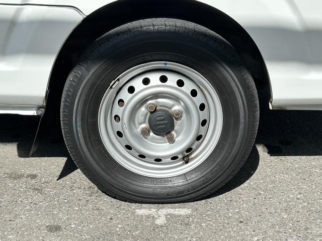 キャリイトラック 冷蔵冷凍車 中温-5℃設定 菱重コールドチェーン2コンプ仕様 菱重コールドチェーン2コンプレッサー冷凍機 薄型エバポレータ 片側スライドドア リヤワンタッチ扉 キーレス PW 助手席エアバッグ ABS 左右90度ストッパー 樹脂製スノコ 庫内ライト 荷箱カギ(47枚目)
