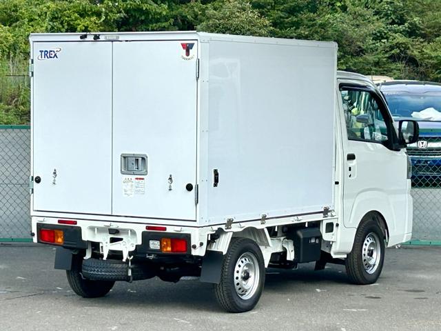 ハイゼットトラック ４ＷＤ　低温冷蔵冷凍車　－２５℃設定　サーマルマスター冷凍機　サーマルマスター２コンプレッサー冷凍機　スーパーカーゴ仕様　スマートアシスト　ＬＥＤパック　省力パック　プッシュスタート　電動格納ミラー　ＥＴＣ　ラッシングレール　床下フック　９０度ストッパー　スノコ（5枚目）