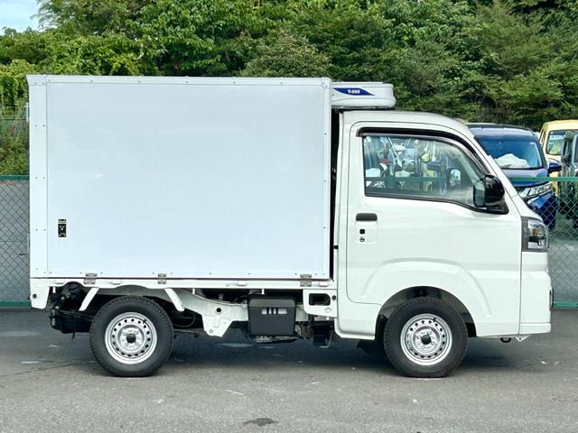 ハイゼットトラック ４ＷＤ　低温冷蔵冷凍車　－２５℃設定　サーマルマスター冷凍機　サーマルマスター２コンプレッサー冷凍機　スーパーカーゴ仕様　スマートアシスト　ＬＥＤパック　省力パック　プッシュスタート　電動格納ミラー　ＥＴＣ　ラッシングレール　床下フック　９０度ストッパー　スノコ（12枚目）