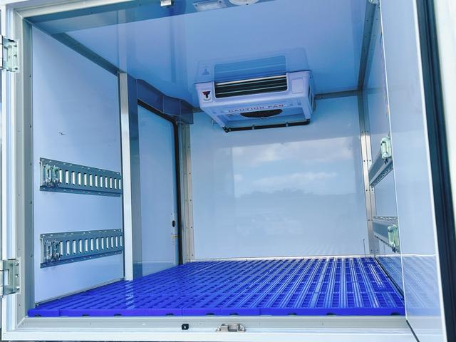ハイゼットトラック ４ＷＤ　低温冷蔵冷凍車　－２５℃設定　サーマルマスター冷凍機　サーマルマスター２コンプレッサー冷凍機　スーパーカーゴ仕様　スマートアシスト　ＬＥＤパック　省力パック　プッシュスタート　電動格納ミラー　ＥＴＣ　ラッシングレール　床下フック　９０度ストッパー　スノコ（17枚目）