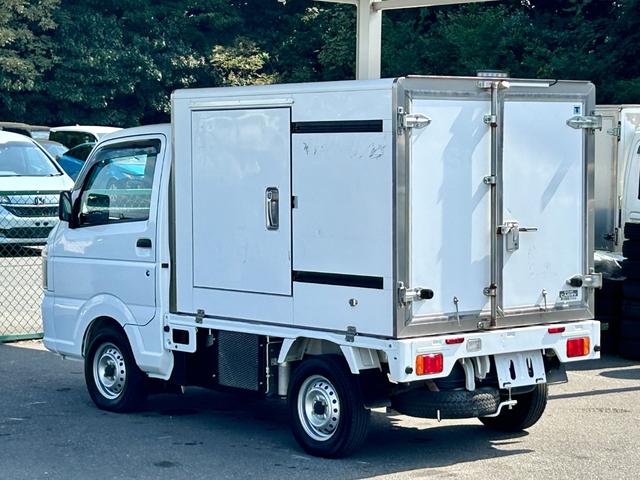 キャリイトラック ４ＷＤ　低温冷蔵冷凍車　－２０℃設定　キャリイ食品シリーズ　片側スライドドア　リヤロックロット扉　キーレス　パワーウィンドウ　バックカメラ　助手席エアバッグ　ＡＢＳ　左右９０度ストッパー　保冷カーテン　スノコ　庫内ライト　荷箱カギ（15枚目）