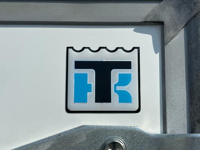 キャリイトラック ４ＷＤ　低温冷蔵冷凍車　－２０℃設定　キャリイ食品シリーズ　片側スライドドア　リヤロックロット扉　キーレス　パワーウィンドウ　バックカメラ　助手席エアバッグ　ＡＢＳ　左右９０度ストッパー　保冷カーテン　スノコ　庫内ライト　荷箱カギ（46枚目）