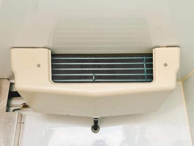 キャリイトラック 4WD 低温冷蔵冷凍車 -20℃設定 キャリイ食品シリーズ サーモキング冷凍機 片側スライドドア リヤロックロッド扉 キーレス PW バックカメラ ETC 助手席エアバッグ ABS 90度ストッパー 保冷カーテン 樹脂製スノコ 庫内ライト(19枚目)