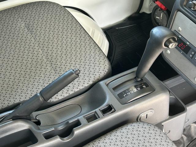 キャリイトラック 4WD 低温冷蔵冷凍車 -20℃設定 キャリイ食品シリーズ サーモキング冷凍機 片側スライドドア リヤロックロッド扉 キーレス PW バックカメラ ETC 助手席エアバッグ ABS 90度ストッパー 保冷カーテン 樹脂製スノコ 庫内ライト(29枚目)