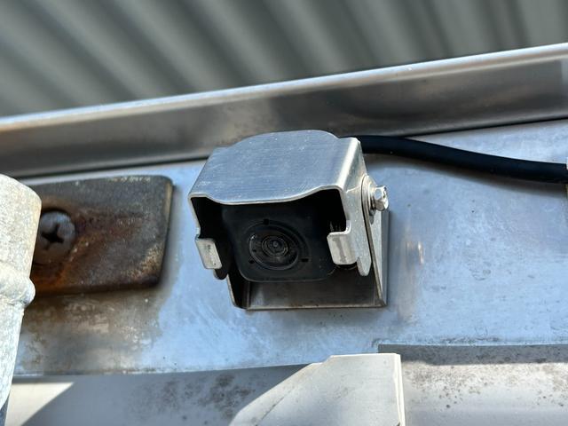 キャリイトラック 4WD 低温冷蔵冷凍車 -20℃設定 キャリイ食品シリーズ サーモキング冷凍機 片側スライドドア リヤロックロッド扉 キーレス PW バックカメラ ETC 助手席エアバッグ ABS 90度ストッパー 保冷カーテン 樹脂製スノコ 庫内ライト(46枚目)