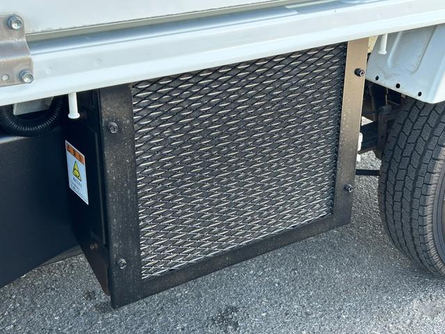 キャリイトラック 4WD 低温冷蔵冷凍車 -20℃設定 キャリイ食品シリーズ サーモキング冷凍機 片側スライドドア リヤロックロッド扉 キーレス PW バックカメラ ETC 助手席エアバッグ ABS 90度ストッパー 保冷カーテン 樹脂製スノコ 庫内ライト(49枚目)