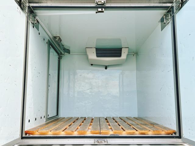 キャリイトラック 2WAY スタンバイ付き冷蔵冷凍車  -5℃設定 スズキ純正 キャリイ食品シリーズ 片側スライドドア リヤワンタッチ扉 外部電源用スタンバイケーブル キーレス パワーウィンドウ バックカメラ ETC ABS 左右90度ストッパー スノコ(16枚目)