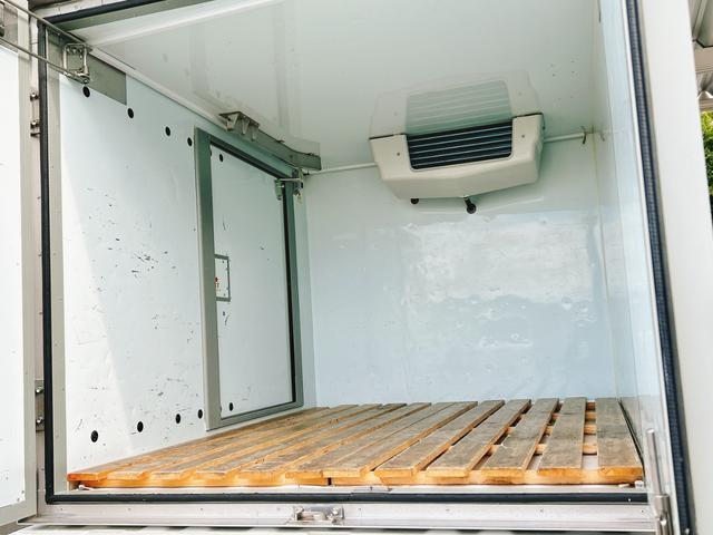 キャリイトラック 2WAY スタンバイ付き冷蔵冷凍車  -5℃設定 スズキ純正 キャリイ食品シリーズ 片側スライドドア リヤワンタッチ扉 外部電源用スタンバイケーブル キーレス パワーウィンドウ バックカメラ ETC ABS 左右90度ストッパー スノコ(17枚目)