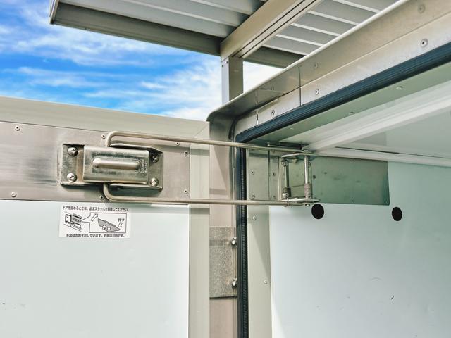 キャリイトラック 2WAY スタンバイ付き冷蔵冷凍車  -5℃設定 スズキ純正 キャリイ食品シリーズ 片側スライドドア リヤワンタッチ扉 外部電源用スタンバイケーブル キーレス パワーウィンドウ バックカメラ ETC ABS 左右90度ストッパー スノコ(20枚目)