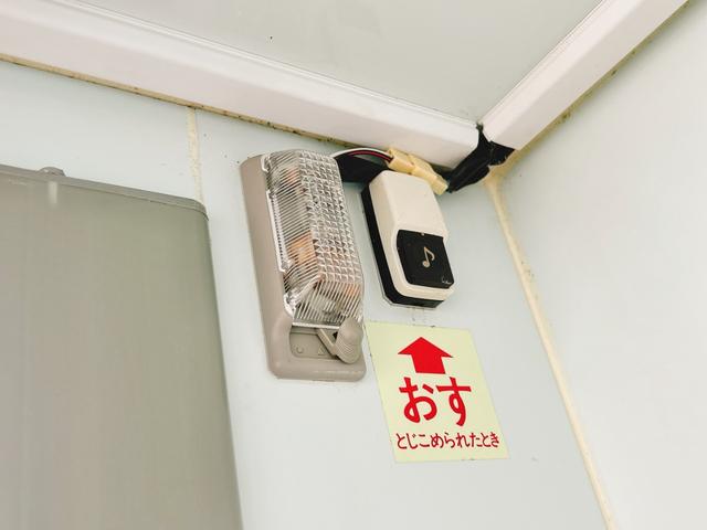 キャリイトラック 2WAY スタンバイ付き冷蔵冷凍車  -5℃設定 スズキ純正 キャリイ食品シリーズ 片側スライドドア リヤワンタッチ扉 外部電源用スタンバイケーブル キーレス パワーウィンドウ バックカメラ ETC ABS 左右90度ストッパー スノコ(22枚目)