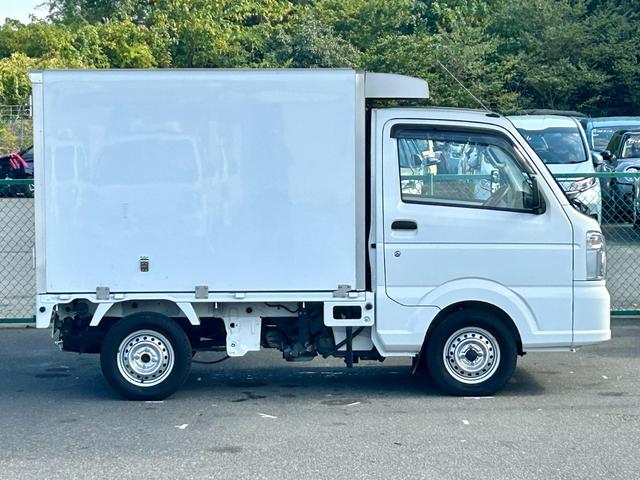 キャリイトラック 中温冷蔵冷凍車 -5℃設定 菱重コールドチェーン2コンプ仕様 菱重コールドチェーン冷凍機 2コンプレッサー仕様 片側スライドドア リヤワンタッチ扉 ETC 助手席エアバッグ ABS 90度ストッパー 樹脂製スノコ 庫内ライト 荷箱カギ(12枚目)