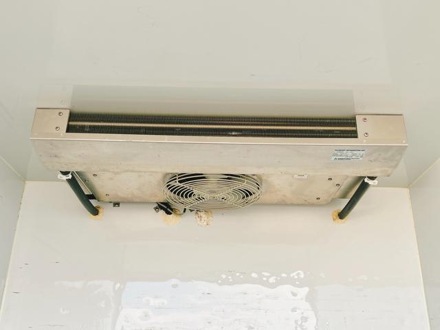 キャリイトラック 中温冷蔵冷凍車 -5℃設定 菱重コールドチェーン2コンプ仕様 菱重コールドチェーン冷凍機 2コンプレッサー仕様 片側スライドドア リヤワンタッチ扉 ETC 助手席エアバッグ ABS 90度ストッパー 樹脂製スノコ 庫内ライト 荷箱カギ(19枚目)