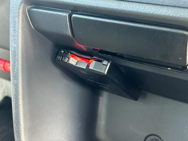 キャリイトラック 中温冷蔵冷凍車 -5℃設定 菱重コールドチェーン2コンプ仕様 菱重コールドチェーン冷凍機 2コンプレッサー仕様 片側スライドドア リヤワンタッチ扉 ETC 助手席エアバッグ ABS 90度ストッパー 樹脂製スノコ 庫内ライト 荷箱カギ(30枚目)