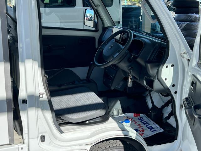 キャリイトラック ４ＷＤ　低温冷蔵冷凍車　－２０℃設定　キャリイ食品シリーズ　片側スライドドア　リヤロックロッド扉　キーレス　パワーウィンドウ　バックカメラ　助手席エアバッグ　ＡＢＳ　スノコ　９０度ストッパー　保冷カーテン　庫内ライト　荷箱カギ（4枚目）