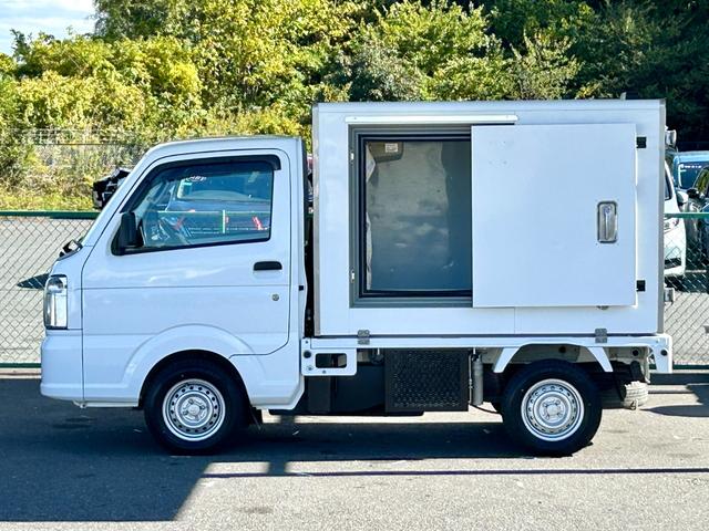 キャリイトラック ４ＷＤ　低温冷蔵冷凍車　－２０℃設定　キャリイ食品シリーズ　片側スライドドア　リヤロックロッド扉　キーレス　パワーウィンドウ　バックカメラ　助手席エアバッグ　ＡＢＳ　スノコ　９０度ストッパー　保冷カーテン　庫内ライト　荷箱カギ（11枚目）