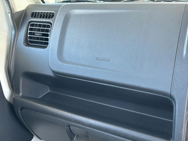 キャリイトラック ４ＷＤ　低温冷蔵冷凍車　－２０℃設定　キャリイ食品シリーズ　片側スライドドア　リヤロックロッド扉　キーレス　パワーウィンドウ　バックカメラ　助手席エアバッグ　ＡＢＳ　スノコ　９０度ストッパー　保冷カーテン　庫内ライト　荷箱カギ（27枚目）