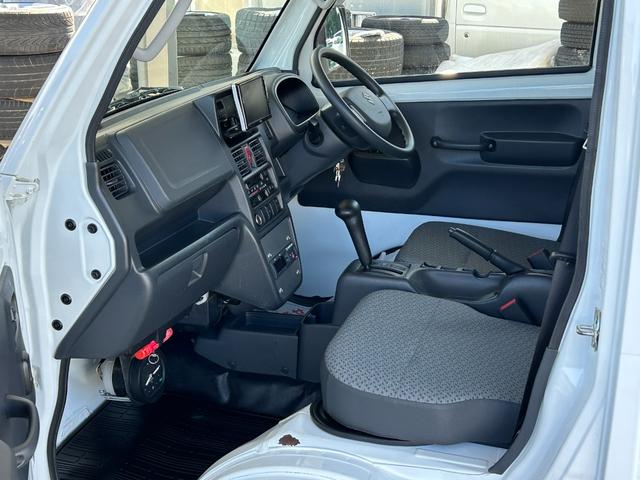キャリイトラック ４ＷＤ　低温冷蔵冷凍車　－２０℃設定　キャリイ食品シリーズ　片側スライドドア　リヤロックロッド扉　キーレス　パワーウィンドウ　バックカメラ　助手席エアバッグ　ＡＢＳ　スノコ　９０度ストッパー　保冷カーテン　庫内ライト　荷箱カギ（32枚目）