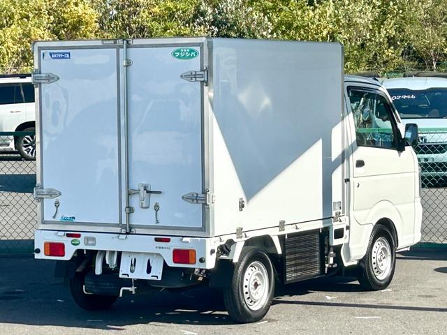 スクラムトラック 低温冷蔵冷凍車　－２２℃設定　デンソー冷凍機　片側スライドドア　リヤロックロッド扉　ＥＴＣ　助手席エアバッグ　ＡＢＳ　左右９０度ストッパー　樹脂製スノコ　庫内ライト　荷箱カギ（5枚目）