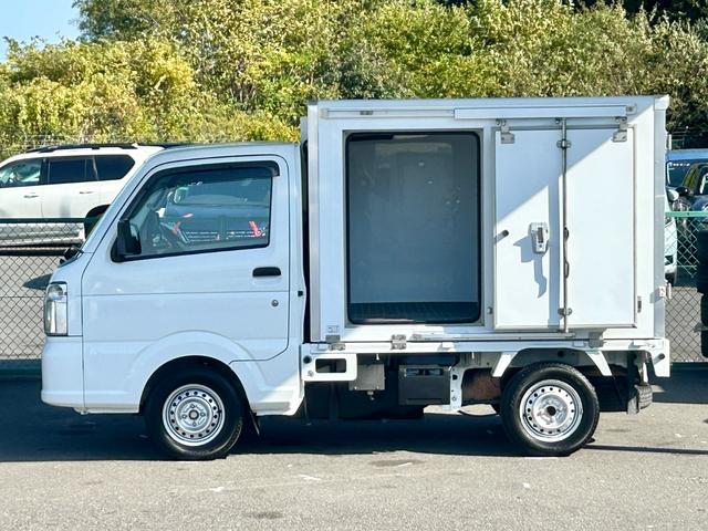 スクラムトラック 低温冷蔵冷凍車　－２２℃設定　デンソー冷凍機　片側スライドドア　リヤロックロッド扉　ＥＴＣ　助手席エアバッグ　ＡＢＳ　左右９０度ストッパー　樹脂製スノコ　庫内ライト　荷箱カギ（11枚目）