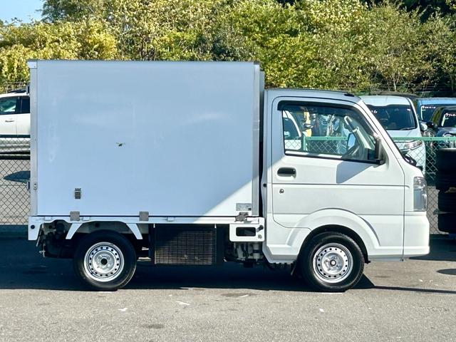 スクラムトラック 低温冷蔵冷凍車　－２２℃設定　デンソー冷凍機　片側スライドドア　リヤロックロッド扉　ＥＴＣ　助手席エアバッグ　ＡＢＳ　左右９０度ストッパー　樹脂製スノコ　庫内ライト　荷箱カギ（12枚目）