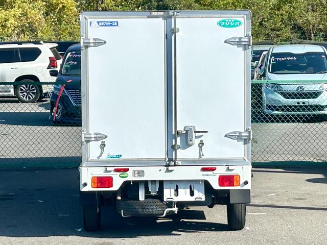 スクラムトラック 低温冷蔵冷凍車　－２２℃設定　デンソー冷凍機　片側スライドドア　リヤロックロッド扉　ＥＴＣ　助手席エアバッグ　ＡＢＳ　左右９０度ストッパー　樹脂製スノコ　庫内ライト　荷箱カギ（13枚目）