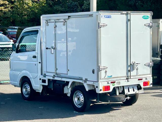 スクラムトラック 低温冷蔵冷凍車　－２２℃設定　デンソー冷凍機　片側スライドドア　リヤロックロッド扉　ＥＴＣ　助手席エアバッグ　ＡＢＳ　左右９０度ストッパー　樹脂製スノコ　庫内ライト　荷箱カギ（15枚目）