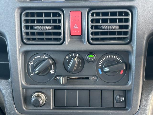 スクラムトラック 低温冷蔵冷凍車　－２２℃設定　デンソー冷凍機　片側スライドドア　リヤロックロッド扉　ＥＴＣ　助手席エアバッグ　ＡＢＳ　左右９０度ストッパー　樹脂製スノコ　庫内ライト　荷箱カギ（26枚目）