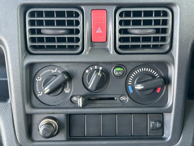 スクラムトラック 低温冷蔵冷凍車　－２２℃設定　デンソー冷凍機　片側スライドドア　リヤロックロッド扉　ＥＴＣ　助手席エアバッグ　ＡＢＳ　左右９０度ストッパー　樹脂製スノコ　庫内ライト　荷箱カギ（35枚目）