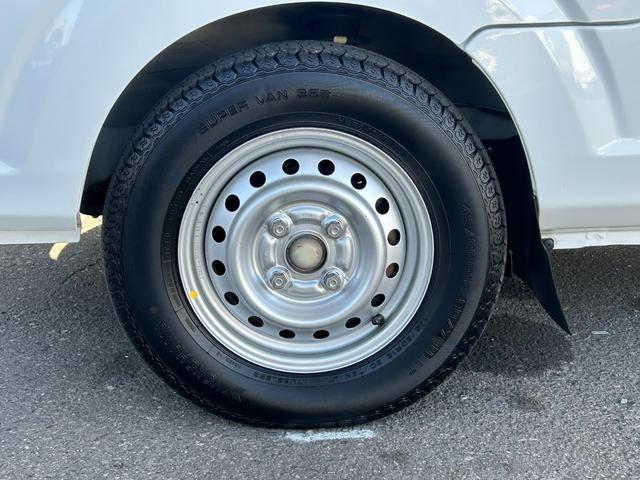 スクラムトラック 低温冷蔵冷凍車　－２２℃設定　デンソー冷凍機　片側スライドドア　リヤロックロッド扉　ＥＴＣ　助手席エアバッグ　ＡＢＳ　左右９０度ストッパー　樹脂製スノコ　庫内ライト　荷箱カギ（49枚目）