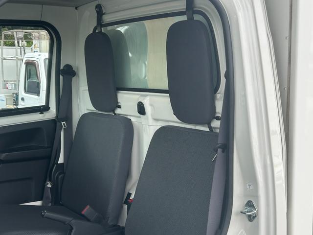 ハイゼットトラック FRP中温冷蔵冷凍車 -7℃設定 デンソー冷凍機 片側スライドドア リヤワンタッチ扉 バックカメラ 助手席エアバッグ ABS 90度ストッパー 樹脂製スノコ 庫内ライト 荷箱カギ(32枚目)