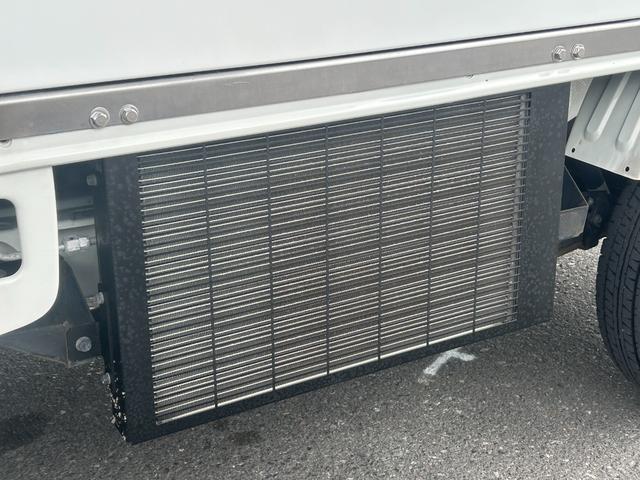 ハイゼットトラック FRP中温冷蔵冷凍車 -7℃設定 デンソー冷凍機 片側スライドドア リヤワンタッチ扉 バックカメラ 助手席エアバッグ ABS 90度ストッパー 樹脂製スノコ 庫内ライト 荷箱カギ(45枚目)