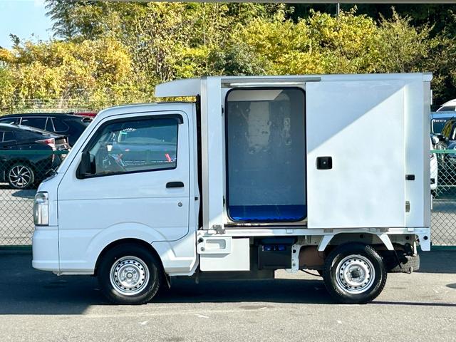 キャリイトラック 低温冷蔵冷凍車　－３０℃設定　　薄箱５０ｍｍ　菱重コールドチェーン冷凍機　２コンプレッサー仕様　片側スライドドア　リヤワンタッチ扉　ＥＴＣ　助手席エアバッグ　ＡＢＳ　左右９０度ストッパー　保冷カーテン　樹脂製スノコ　庫内ライト　荷箱カギ（11枚目）