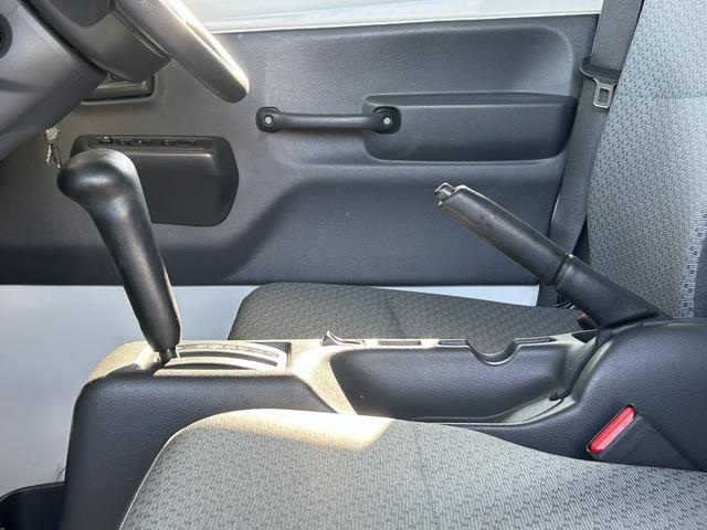 キャリイトラック 低温冷蔵冷凍車　－３０℃設定　　薄箱５０ｍｍ　菱重コールドチェーン冷凍機　２コンプレッサー仕様　片側スライドドア　リヤワンタッチ扉　ＥＴＣ　助手席エアバッグ　ＡＢＳ　左右９０度ストッパー　保冷カーテン　樹脂製スノコ　庫内ライト　荷箱カギ（39枚目）