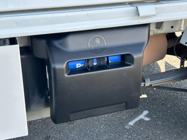 キャリイトラック 低温冷蔵冷凍車　－３０℃設定　　薄箱５０ｍｍ　菱重コールドチェーン冷凍機　２コンプレッサー仕様　片側スライドドア　リヤワンタッチ扉　ＥＴＣ　助手席エアバッグ　ＡＢＳ　左右９０度ストッパー　保冷カーテン　樹脂製スノコ　庫内ライト　荷箱カギ（44枚目）