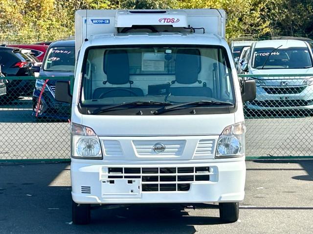 NT100クリッパートラック 低温冷蔵冷凍車 -30℃設定 菱重コールドチェーン 菱重コールドチェーン冷凍機 2コンプレッサー仕様 片側スライドドア リヤロックロッド扉 バックカメラ 助手席エアバッグ ABS 保冷カーテン 左右90度ストッパー 樹脂製スノコ 庫内ライト 荷箱カギ(7枚目)