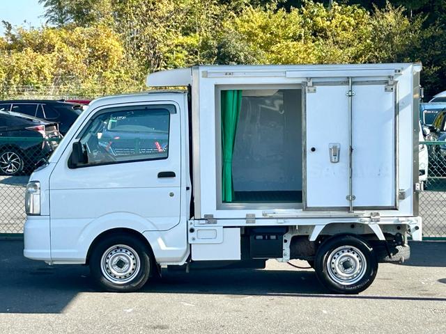NT100クリッパートラック 低温冷蔵冷凍車 -30℃設定 菱重コールドチェーン 菱重コールドチェーン冷凍機 2コンプレッサー仕様 片側スライドドア リヤロックロッド扉 バックカメラ 助手席エアバッグ ABS 保冷カーテン 左右90度ストッパー 樹脂製スノコ 庫内ライト 荷箱カギ(11枚目)