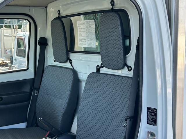 NT100クリッパートラック 低温冷蔵冷凍車 -30℃設定 菱重コールドチェーン 菱重コールドチェーン冷凍機 2コンプレッサー仕様 片側スライドドア リヤロックロッド扉 バックカメラ 助手席エアバッグ ABS 保冷カーテン 左右90度ストッパー 樹脂製スノコ 庫内ライト 荷箱カギ(33枚目)