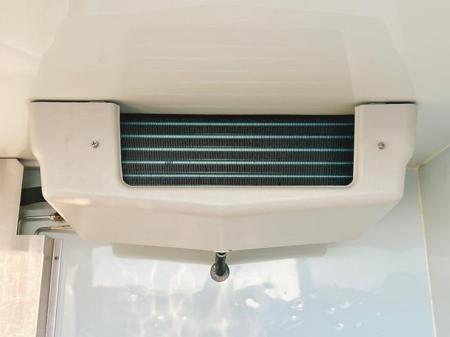 キャリイトラック 低温冷蔵冷凍車　－２０℃設定　キャリイ食品シリーズ　片側ドア　キャリイ食品シリーズ　サーモキング冷凍機　片側スライドドア　リヤロックロッド扉　キーレス　パワーウィンドウ　ＥＴＣ　スノコ　庫内ライト　荷箱カギ（19枚目）