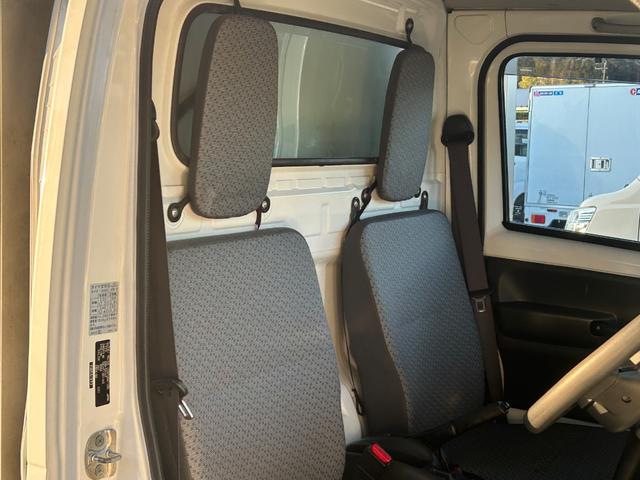 キャリイトラック 低温冷蔵冷凍車　－２０℃設定　キャリイ食品シリーズ　片側ドア　キャリイ食品シリーズ　サーモキング冷凍機　片側スライドドア　リヤロックロッド扉　キーレス　パワーウィンドウ　ＥＴＣ　スノコ　庫内ライト　荷箱カギ（22枚目）