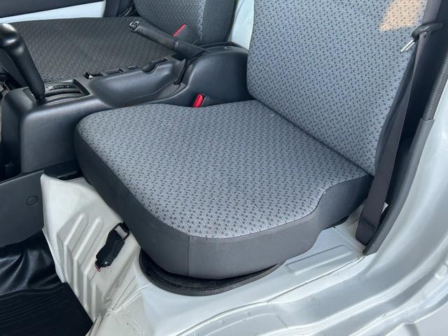 キャリイトラック 低温冷蔵冷凍車　－２０℃設定　キャリイ食品シリーズ　片側ドア　キャリイ食品シリーズ　サーモキング冷凍機　片側スライドドア　リヤロックロッド扉　キーレス　パワーウィンドウ　ＥＴＣ　スノコ　庫内ライト　荷箱カギ（32枚目）