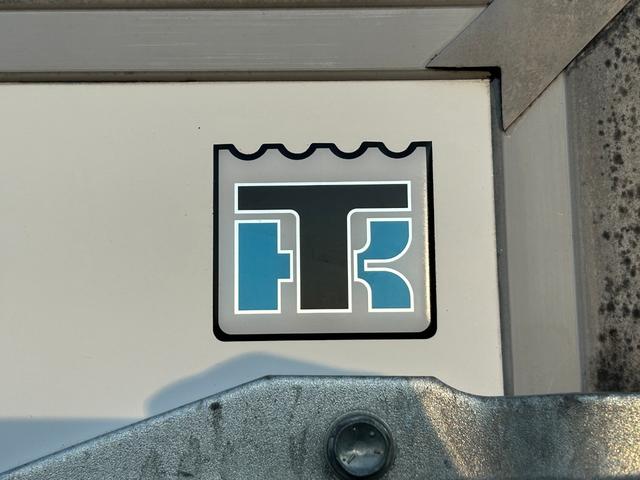 キャリイトラック 低温冷蔵冷凍車　－２０℃設定　キャリイ食品シリーズ　片側ドア　キャリイ食品シリーズ　サーモキング冷凍機　片側スライドドア　リヤロックロッド扉　キーレス　パワーウィンドウ　ＥＴＣ　スノコ　庫内ライト　荷箱カギ（41枚目）