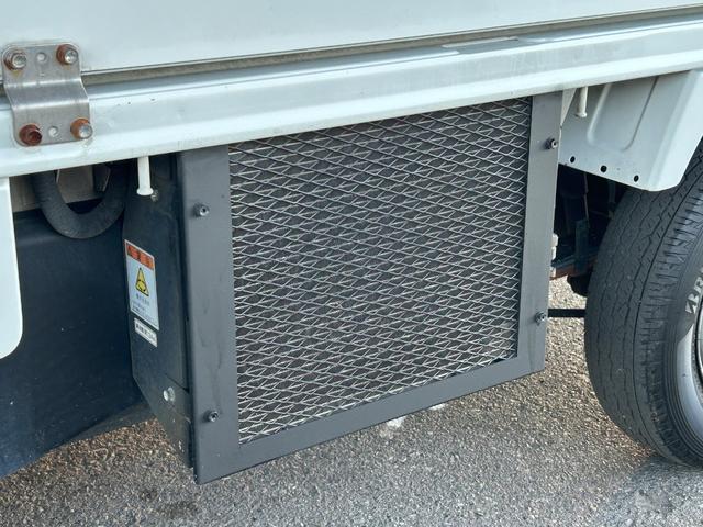 キャリイトラック 低温冷蔵冷凍車　－２０℃設定　キャリイ食品シリーズ　片側ドア　キャリイ食品シリーズ　サーモキング冷凍機　片側スライドドア　リヤロックロッド扉　キーレス　パワーウィンドウ　ＥＴＣ　スノコ　庫内ライト　荷箱カギ（43枚目）