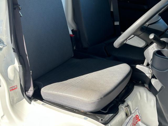 ハイゼットトラック ４ＷＤ　ＦＲＰ中温冷蔵冷凍車　－７℃設定　デンソー冷凍機　ダイハツ純正　両側スライドドア　リヤワンタッチ扉　助手席エアバッグ　ＡＢＳ　９０度ストッパー　樹脂製スノコ　庫内ライト　荷箱カギ（25枚目）