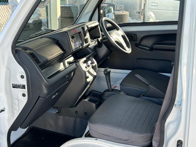 ハイゼットトラック ４ＷＤ　ＦＲＰ中温冷蔵冷凍車　－７℃設定　デンソー冷凍機　ダイハツ純正　両側スライドドア　リヤワンタッチ扉　助手席エアバッグ　ＡＢＳ　９０度ストッパー　樹脂製スノコ　庫内ライト　荷箱カギ（32枚目）