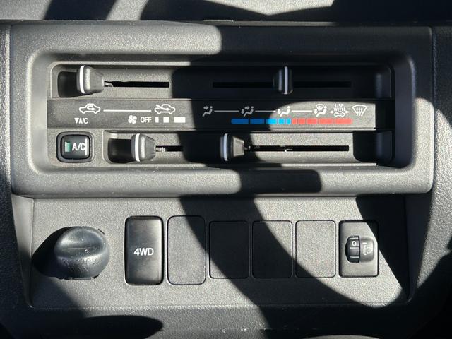 ハイゼットトラック ４ＷＤ　ＦＲＰ中温冷蔵冷凍車　－７℃設定　デンソー冷凍機　ダイハツ純正　両側スライドドア　リヤワンタッチ扉　助手席エアバッグ　ＡＢＳ　９０度ストッパー　樹脂製スノコ　庫内ライト　荷箱カギ（35枚目）