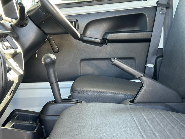 ハイゼットトラック ４ＷＤ　ＦＲＰ中温冷蔵冷凍車　－７℃設定　デンソー冷凍機　ダイハツ純正　両側スライドドア　リヤワンタッチ扉　助手席エアバッグ　ＡＢＳ　９０度ストッパー　樹脂製スノコ　庫内ライト　荷箱カギ（39枚目）