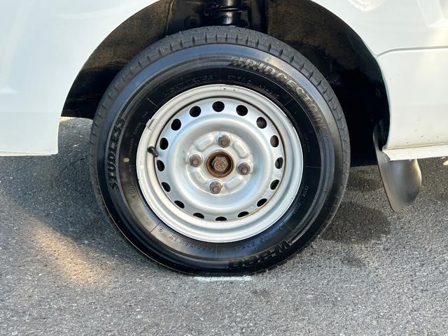 ハイゼットトラック ４ＷＤ　ＦＲＰ中温冷蔵冷凍車　－７℃設定　デンソー冷凍機　ダイハツ純正　両側スライドドア　リヤワンタッチ扉　助手席エアバッグ　ＡＢＳ　９０度ストッパー　樹脂製スノコ　庫内ライト　荷箱カギ（46枚目）