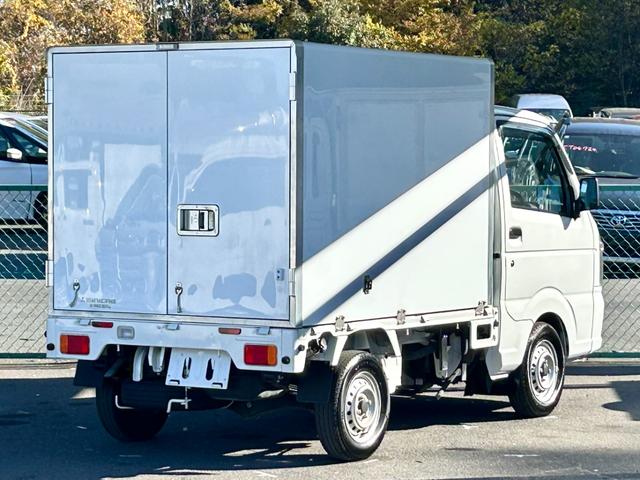 ミニキャブトラック 冷蔵冷凍車 中温-5℃設定 菱重コールドチェーン2コンプ仕様 2コンプレッサー冷凍機 片側スライドドア リヤワンタッチ扉 助手席エアバッグ ABS 90度ストッパー 樹脂製スノコ 庫内ライト 荷箱カギ(5枚目)