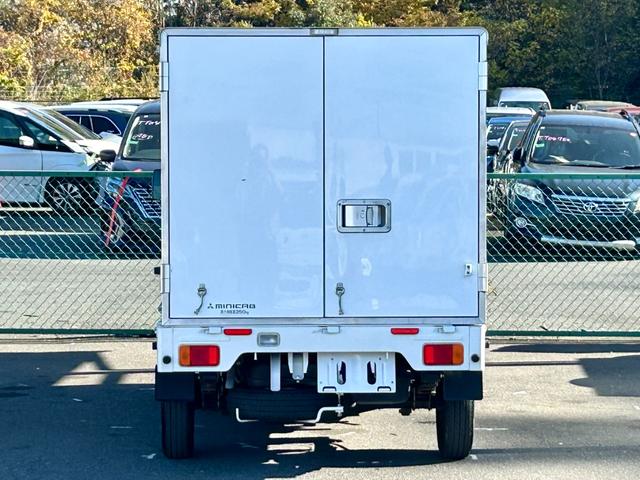 ミニキャブトラック 冷蔵冷凍車 中温-5℃設定 菱重コールドチェーン2コンプ仕様 2コンプレッサー冷凍機 片側スライドドア リヤワンタッチ扉 助手席エアバッグ ABS 90度ストッパー 樹脂製スノコ 庫内ライト 荷箱カギ(13枚目)